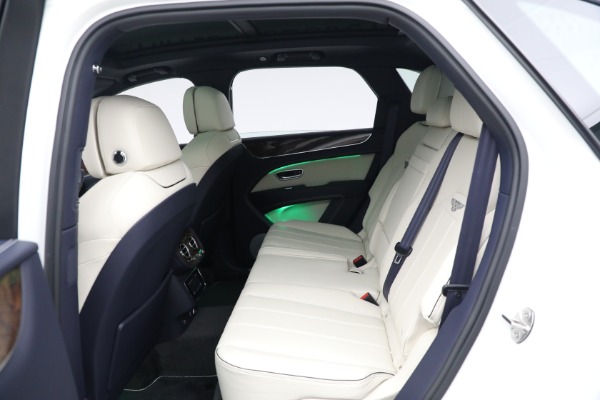 Used 2021 Bentley Bentayga Hybrid Hybrid for sale $189,900 at Rolls-Royce Motor Cars Greenwich in Greenwich CT 06830 21