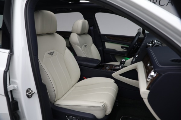 Used 2021 Bentley Bentayga Hybrid Hybrid for sale $189,900 at Rolls-Royce Motor Cars Greenwich in Greenwich CT 06830 26
