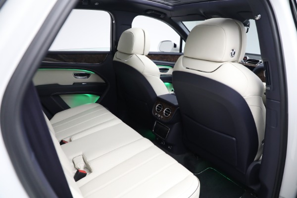 Used 2021 Bentley Bentayga Hybrid Hybrid for sale $189,900 at Rolls-Royce Motor Cars Greenwich in Greenwich CT 06830 27