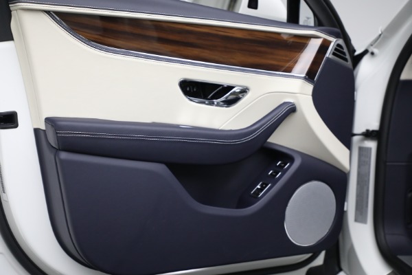 New 2023 Bentley Flying Spur Hybrid for sale $244,610 at Rolls-Royce Motor Cars Greenwich in Greenwich CT 06830 15