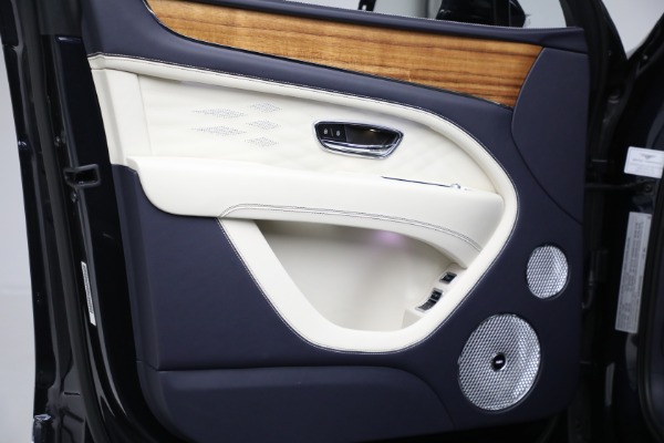 Used 2023 Bentley Bentayga EWB Azure for sale Sold at Rolls-Royce Motor Cars Greenwich in Greenwich CT 06830 18
