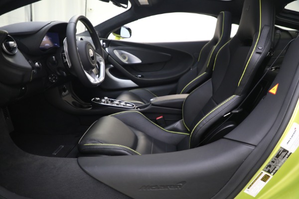 New 2023 McLaren GT Luxe for sale $234,030 at Rolls-Royce Motor Cars Greenwich in Greenwich CT 06830 24