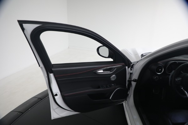 Used 2023 Alfa Romeo Giulia Estrema for sale $32,900 at Rolls-Royce Motor Cars Greenwich in Greenwich CT 06830 23