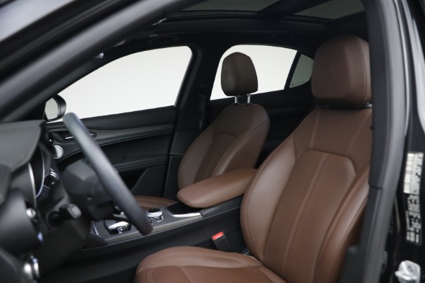 Used 2023 Alfa Romeo Stelvio Ti for sale $32,900 at Rolls-Royce Motor Cars Greenwich in Greenwich CT 06830 15