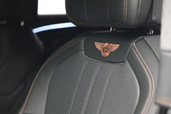 Used 2022 Bentley Flying Spur Hybrid for sale $214,900 at Rolls-Royce Motor Cars Greenwich in Greenwich CT 06830 22