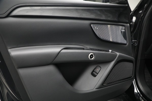 New 2023 Maserati Grecale Modena for sale $77,295 at Rolls-Royce Motor Cars Greenwich in Greenwich CT 06830 17
