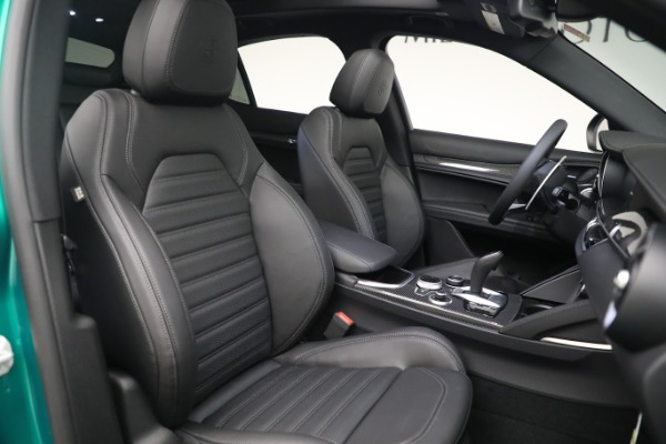 New 2023 Alfa Romeo Stelvio Quadrifoglio for sale $87,460 at Rolls-Royce Motor Cars Greenwich in Greenwich CT 06830 22