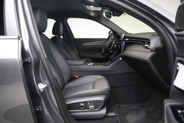 New 2023 Maserati Grecale GT for sale $68,995 at Rolls-Royce Motor Cars Greenwich in Greenwich CT 06830 15