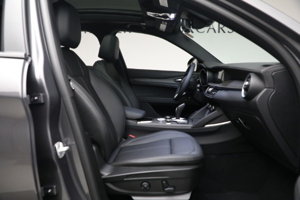 New 2023 Alfa Romeo Stelvio Ti for sale $55,550 at Rolls-Royce Motor Cars Greenwich in Greenwich CT 06830 17