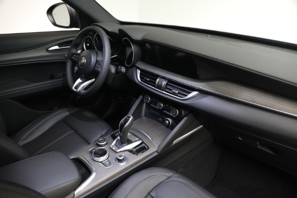 New 2023 Alfa Romeo Stelvio Ti for sale $55,550 at Rolls-Royce Motor Cars Greenwich in Greenwich CT 06830 19