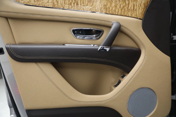 Used 2020 Bentley Bentayga V8 for sale Call for price at Rolls-Royce Motor Cars Greenwich in Greenwich CT 06830 14