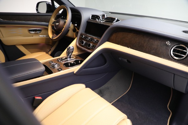 New 2023 Bentley Bentayga EWB V8 for sale $259,345 at Rolls-Royce Motor Cars Greenwich in Greenwich CT 06830 22