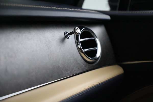 New 2023 Bentley Bentayga EWB V8 for sale $259,345 at Rolls-Royce Motor Cars Greenwich in Greenwich CT 06830 25