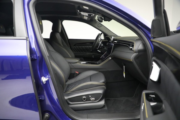 New 2023 Maserati Grecale Modena for sale $76,900 at Rolls-Royce Motor Cars Greenwich in Greenwich CT 06830 14
