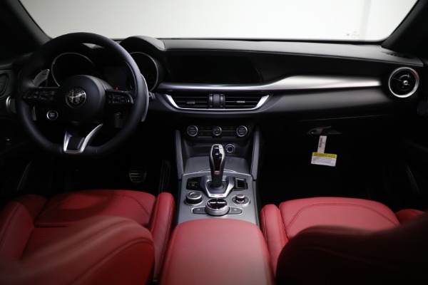 New 2023 Alfa Romeo Stelvio Veloce for sale $59,490 at Rolls-Royce Motor Cars Greenwich in Greenwich CT 06830 22