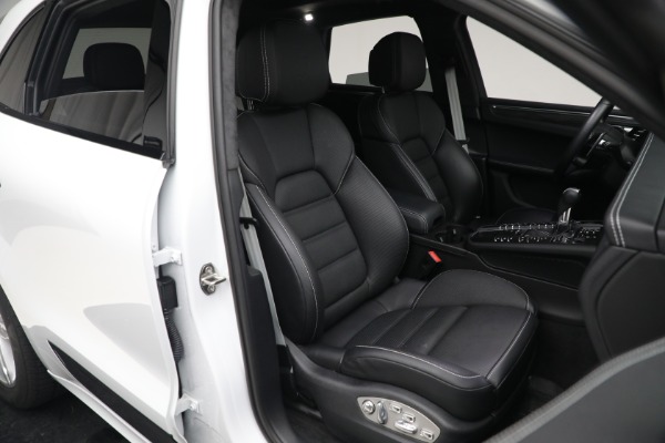 Used 2021 Porsche Macan Turbo for sale $84,900 at Rolls-Royce Motor Cars Greenwich in Greenwich CT 06830 18
