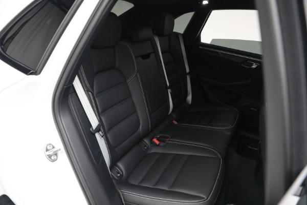 Used 2021 Porsche Macan Turbo for sale $84,900 at Rolls-Royce Motor Cars Greenwich in Greenwich CT 06830 20