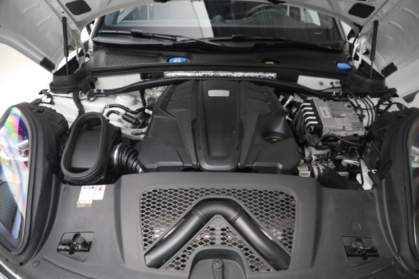 Used 2021 Porsche Macan Turbo for sale $84,900 at Rolls-Royce Motor Cars Greenwich in Greenwich CT 06830 23