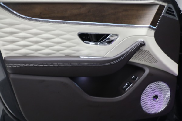Used 2022 Bentley Flying Spur W12 for sale $249,900 at Rolls-Royce Motor Cars Greenwich in Greenwich CT 06830 19