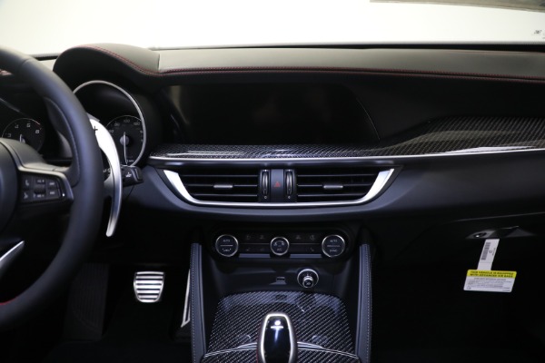 New 2023 Alfa Romeo Stelvio Estrema for sale $63,465 at Rolls-Royce Motor Cars Greenwich in Greenwich CT 06830 20