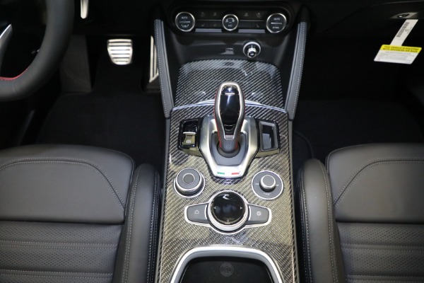 New 2023 Alfa Romeo Stelvio Estrema for sale $63,465 at Rolls-Royce Motor Cars Greenwich in Greenwich CT 06830 21