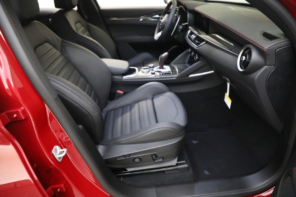 New 2023 Alfa Romeo Stelvio Estrema for sale $63,465 at Rolls-Royce Motor Cars Greenwich in Greenwich CT 06830 24