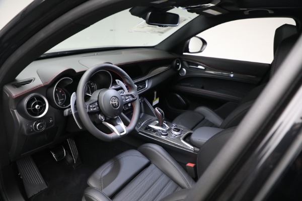 New 2023 Alfa Romeo Stelvio Estrema for sale $63,625 at Rolls-Royce Motor Cars Greenwich in Greenwich CT 06830 13