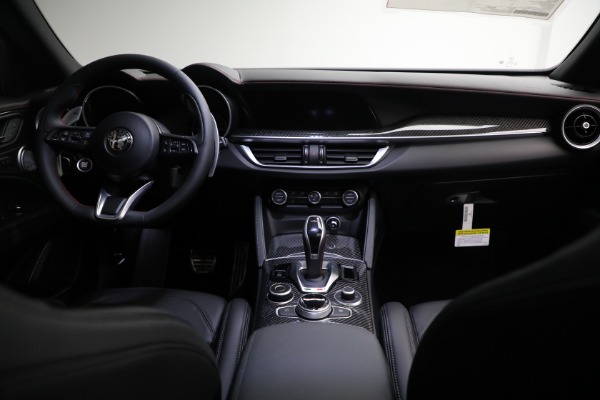New 2023 Alfa Romeo Stelvio Estrema for sale $63,625 at Rolls-Royce Motor Cars Greenwich in Greenwich CT 06830 22