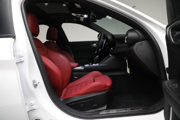 New 2023 Alfa Romeo Giulia Veloce for sale Sold at Rolls-Royce Motor Cars Greenwich in Greenwich CT 06830 18