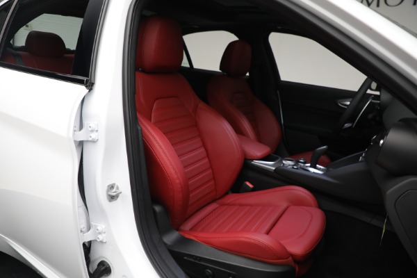 New 2023 Alfa Romeo Giulia Veloce for sale Sold at Rolls-Royce Motor Cars Greenwich in Greenwich CT 06830 19