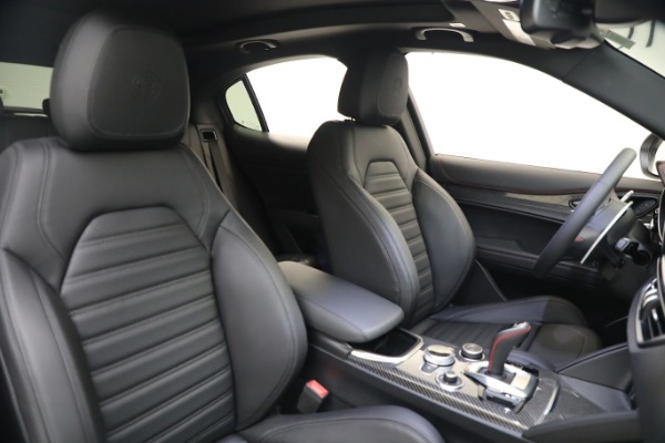 New 2023 Alfa Romeo Stelvio Estrema for sale Call for price at Rolls-Royce Motor Cars Greenwich in Greenwich CT 06830 17
