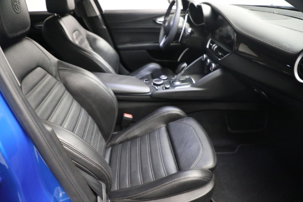 Used 2019 Alfa Romeo Giulia Ti Sport Carbon for sale $34,900 at Rolls-Royce Motor Cars Greenwich in Greenwich CT 06830 18