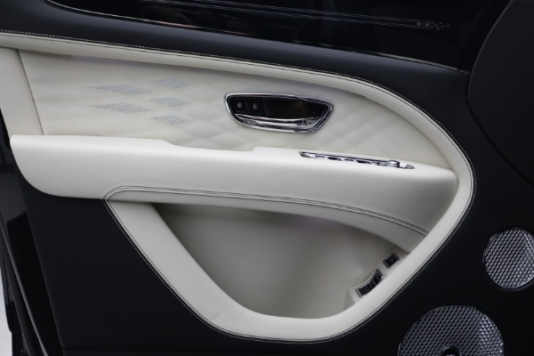 New 2023 Bentley Bentayga EWB Azure V8 for sale $297,600 at Rolls-Royce Motor Cars Greenwich in Greenwich CT 06830 16