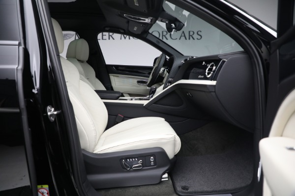 New 2023 Bentley Bentayga EWB Azure V8 for sale $297,600 at Rolls-Royce Motor Cars Greenwich in Greenwich CT 06830 26