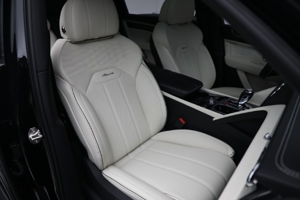 New 2023 Bentley Bentayga EWB Azure V8 for sale $297,600 at Rolls-Royce Motor Cars Greenwich in Greenwich CT 06830 27
