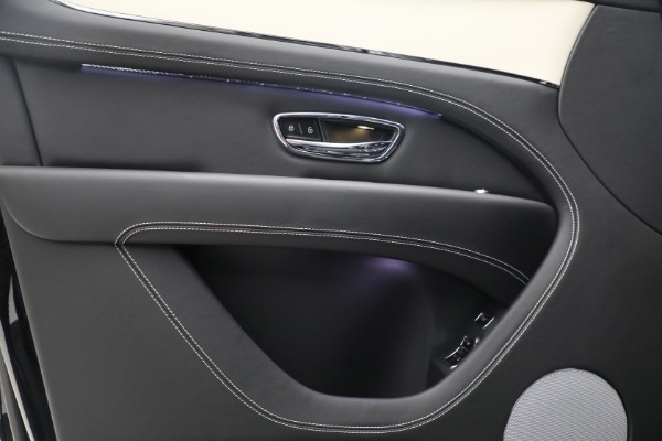 New 2023 Bentley Bentayga V8 for sale $238,470 at Rolls-Royce Motor Cars Greenwich in Greenwich CT 06830 17