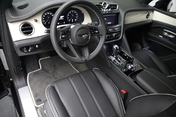 New 2023 Bentley Bentayga V8 for sale $238,470 at Rolls-Royce Motor Cars Greenwich in Greenwich CT 06830 18