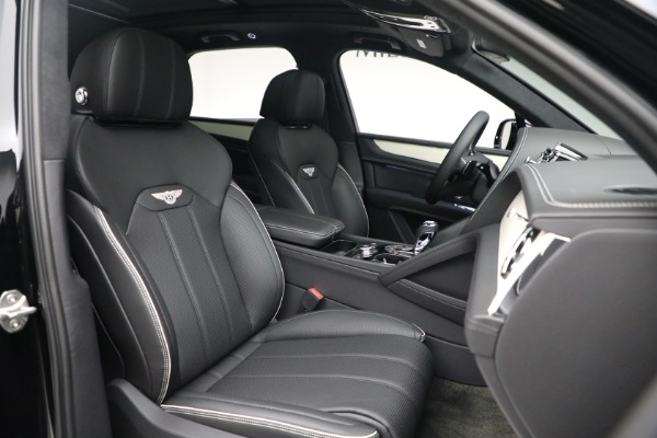 New 2023 Bentley Bentayga V8 for sale $238,470 at Rolls-Royce Motor Cars Greenwich in Greenwich CT 06830 28
