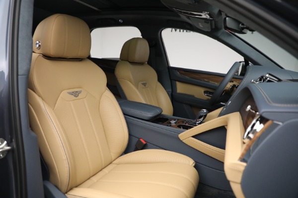 New 2023 Bentley Bentayga V8 for sale $230,170 at Rolls-Royce Motor Cars Greenwich in Greenwich CT 06830 27