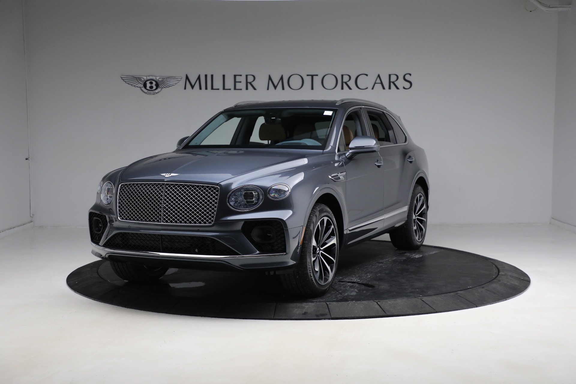 New 2023 Bentley Bentayga V8 for sale $230,170 at Rolls-Royce Motor Cars Greenwich in Greenwich CT 06830 1