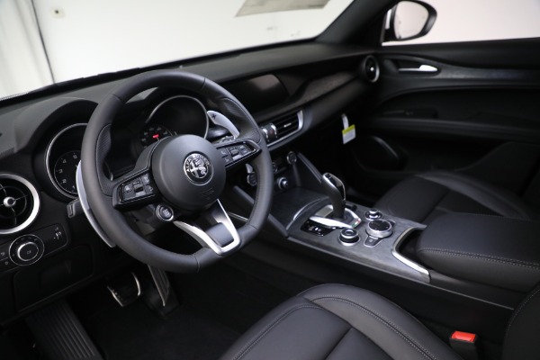New 2023 Alfa Romeo Stelvio Sprint for sale $51,665 at Rolls-Royce Motor Cars Greenwich in Greenwich CT 06830 13