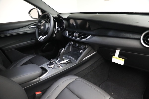 New 2023 Alfa Romeo Stelvio Sprint for sale $51,665 at Rolls-Royce Motor Cars Greenwich in Greenwich CT 06830 22