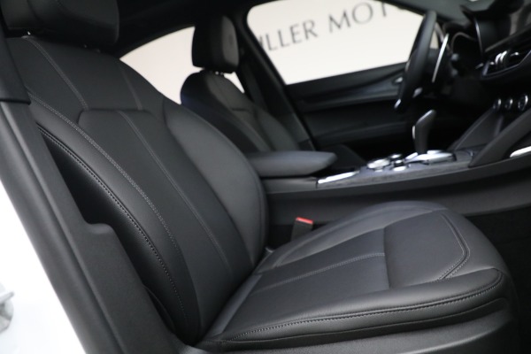New 2023 Alfa Romeo Stelvio Sprint for sale $51,665 at Rolls-Royce Motor Cars Greenwich in Greenwich CT 06830 23