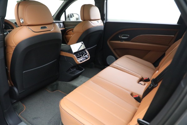 New 2023 Bentley Bentayga EWB Azure V8 for sale $274,655 at Rolls-Royce Motor Cars Greenwich in Greenwich CT 06830 23