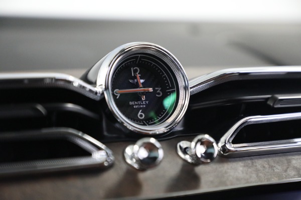New 2023 Bentley Bentayga EWB Azure V8 for sale $274,655 at Rolls-Royce Motor Cars Greenwich in Greenwich CT 06830 26