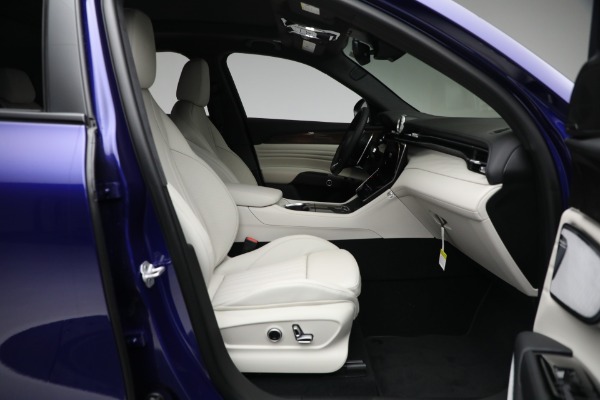 New 2023 Maserati Grecale Modena for sale $86,697 at Rolls-Royce Motor Cars Greenwich in Greenwich CT 06830 18