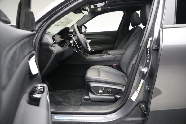 New 2023 Maserati Grecale Modena for sale $76,195 at Rolls-Royce Motor Cars Greenwich in Greenwich CT 06830 14