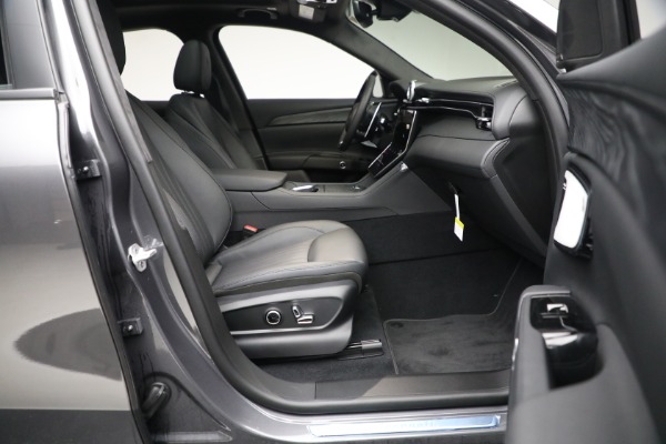 New 2023 Maserati Grecale Modena for sale $76,195 at Rolls-Royce Motor Cars Greenwich in Greenwich CT 06830 17
