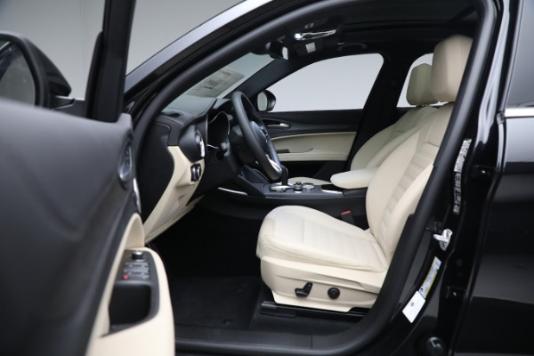 New 2023 Alfa Romeo Stelvio Ti Lusso for sale $59,275 at Rolls-Royce Motor Cars Greenwich in Greenwich CT 06830 15