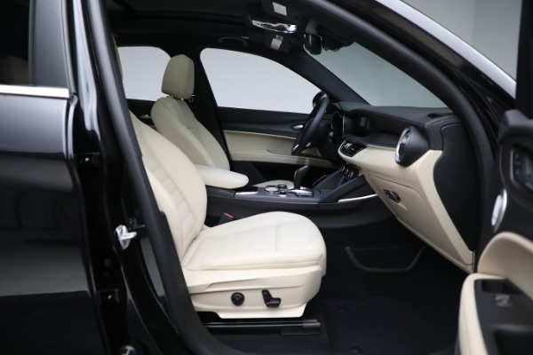 New 2023 Alfa Romeo Stelvio Ti Lusso for sale $59,275 at Rolls-Royce Motor Cars Greenwich in Greenwich CT 06830 16